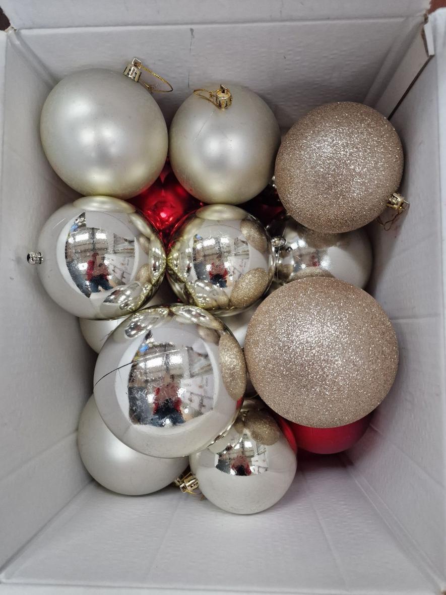 Baubles - large red and gold